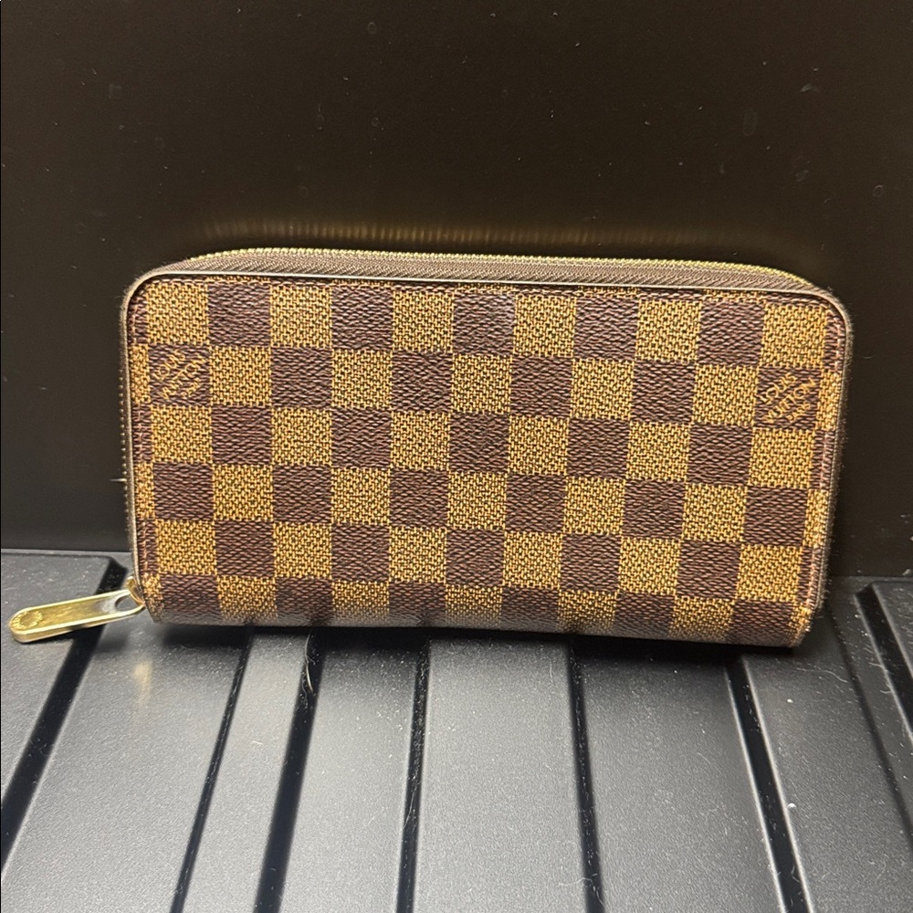 ***SOLD*** Louis Vuitton Damier Ebene Zippy Wallet